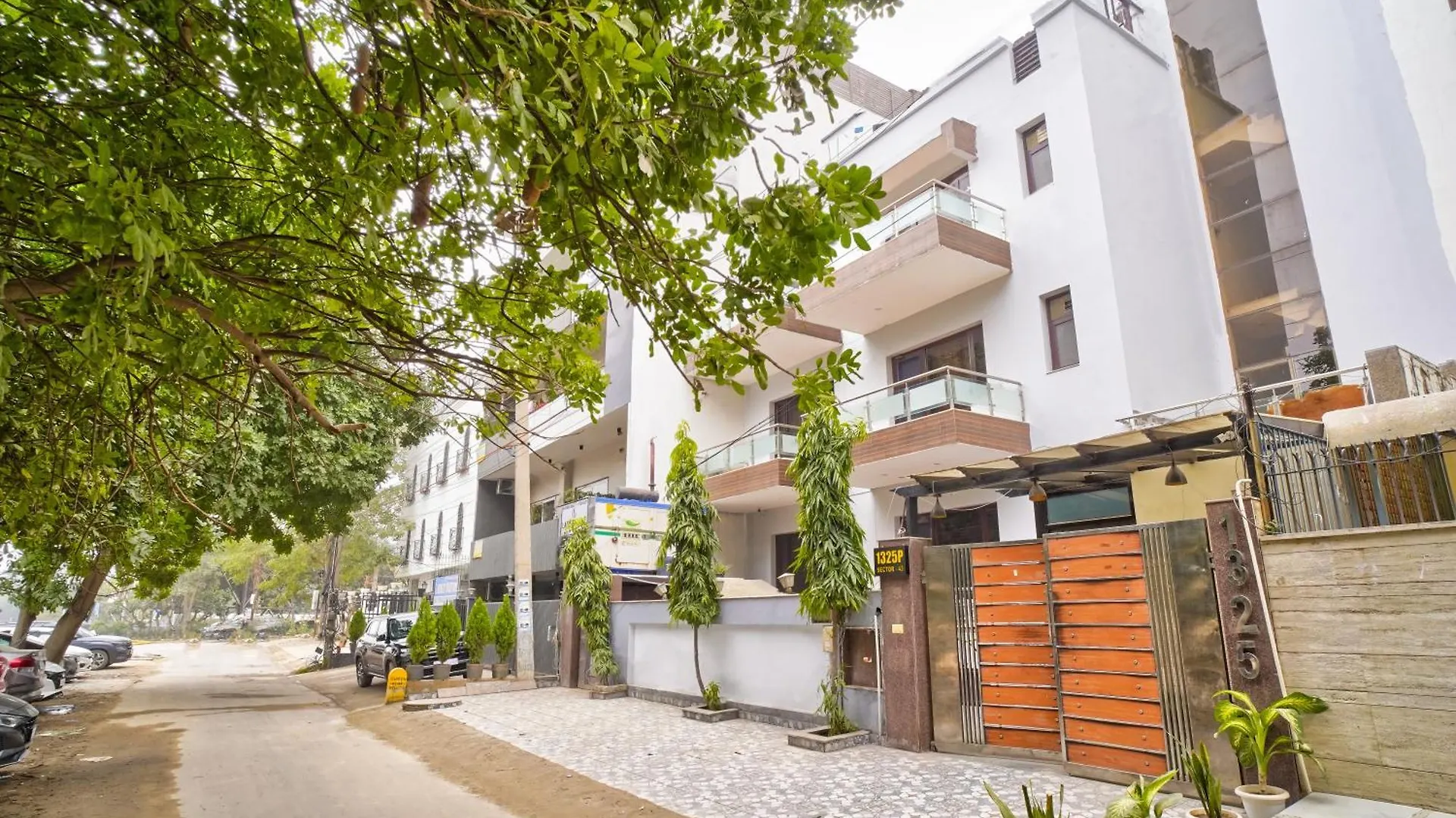 Nexhub Core- Sector 43 Golf Course Road Gurgaon 3*,