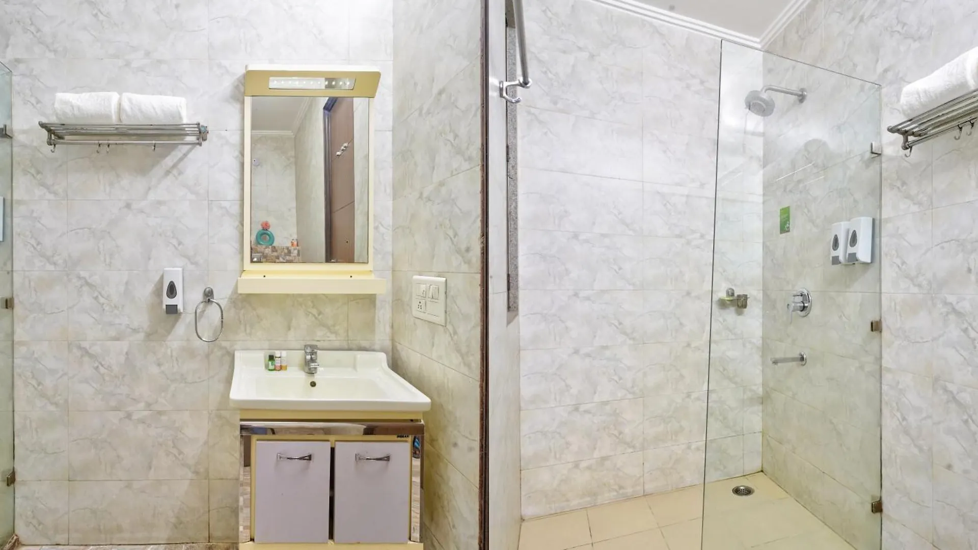 Nexhub Core- Sector 43 Golf Course Road Gurgaon Hotel
