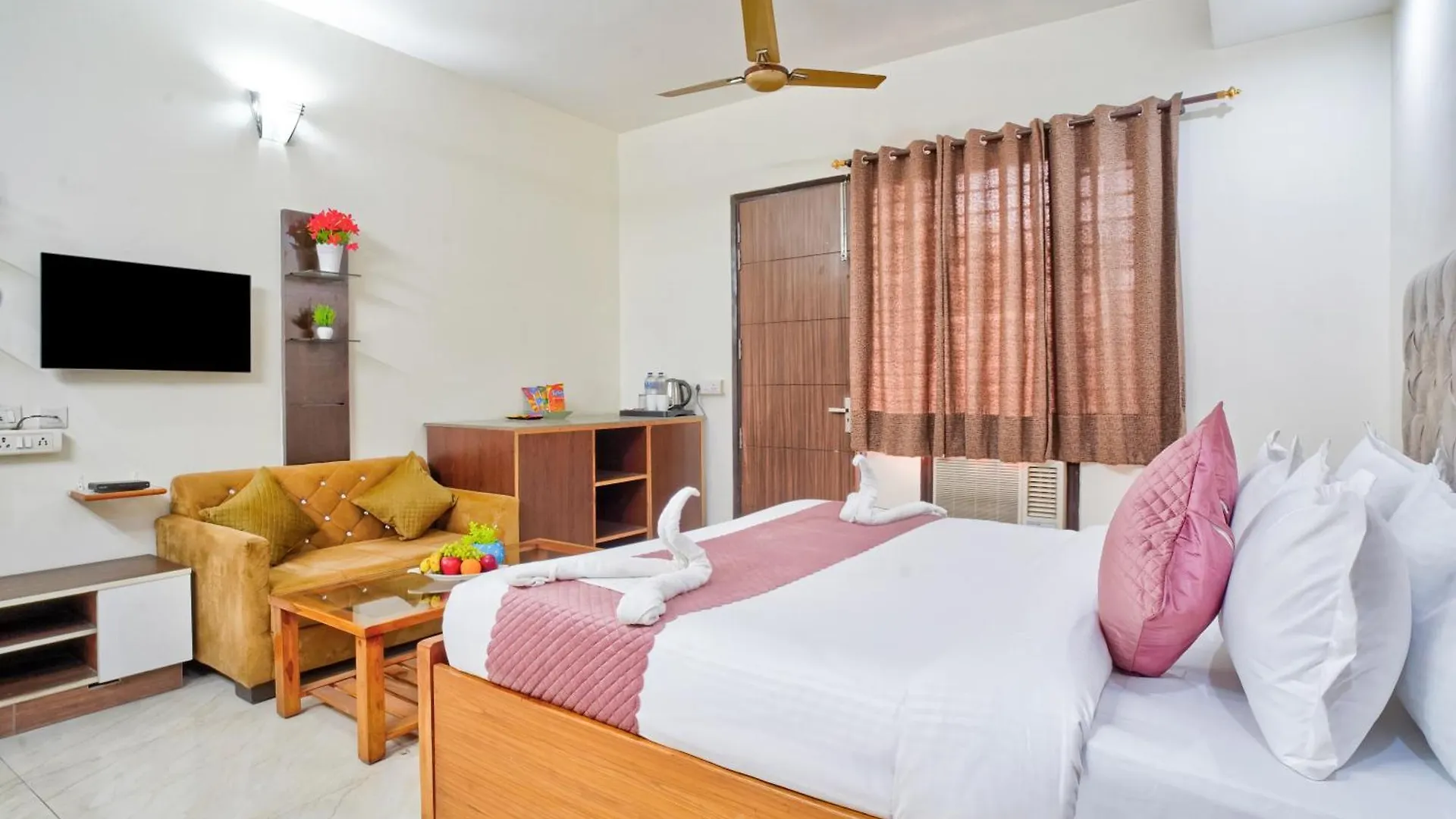 Hotel Nexhub Core- Sector 43 Golf Course Road Gurgaon