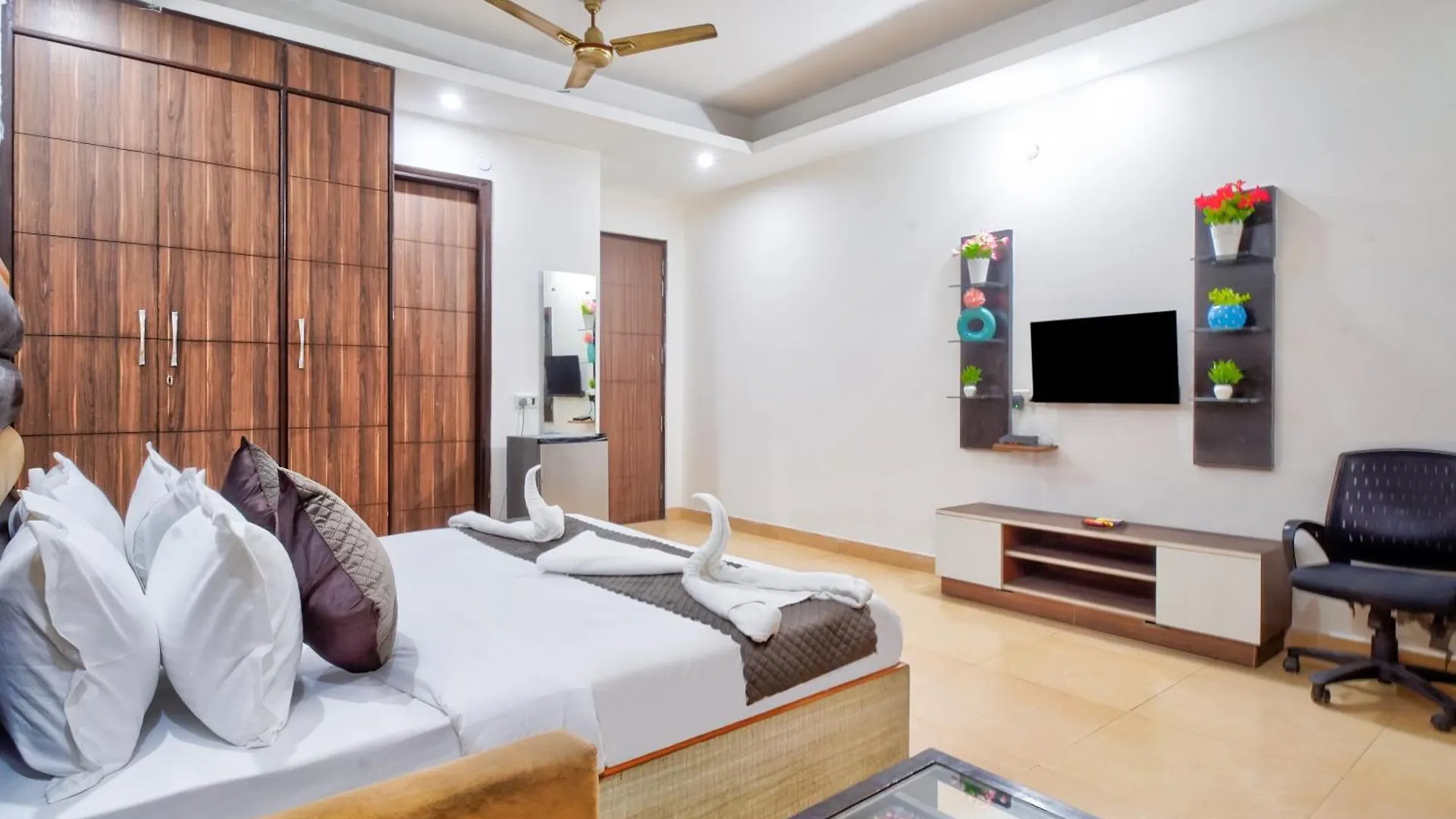 *** Hotel Nexhub Core- Sector 43 Golf Course Road Gurgaon India