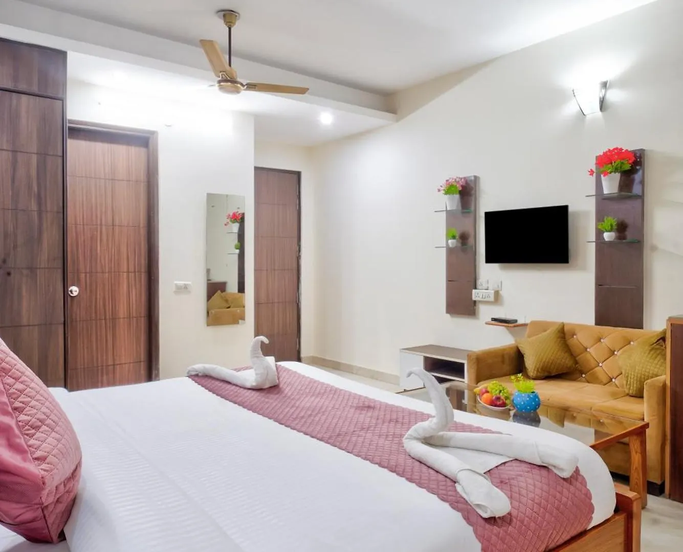 Hotel Nexhub Core- Sector 43 Golf Course Road Gurgaon